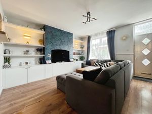 Lounge- click for photo gallery